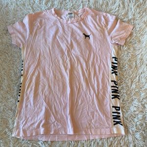 pink tshirt